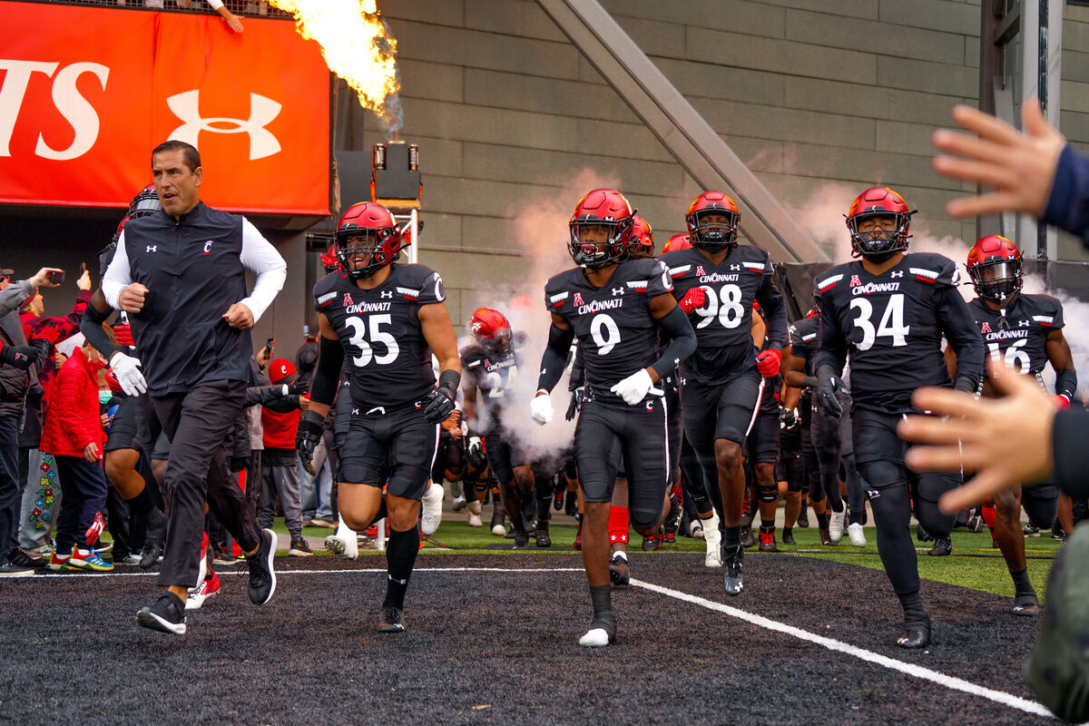 UC_FOOTBALL_v._SMU_garel-34.jpg